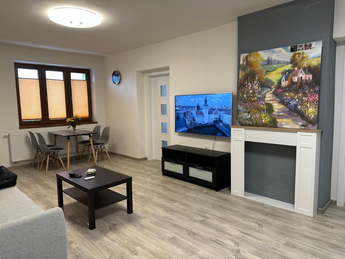 Apartment Golden Prague 78 Vestec  Eksteriør bilde