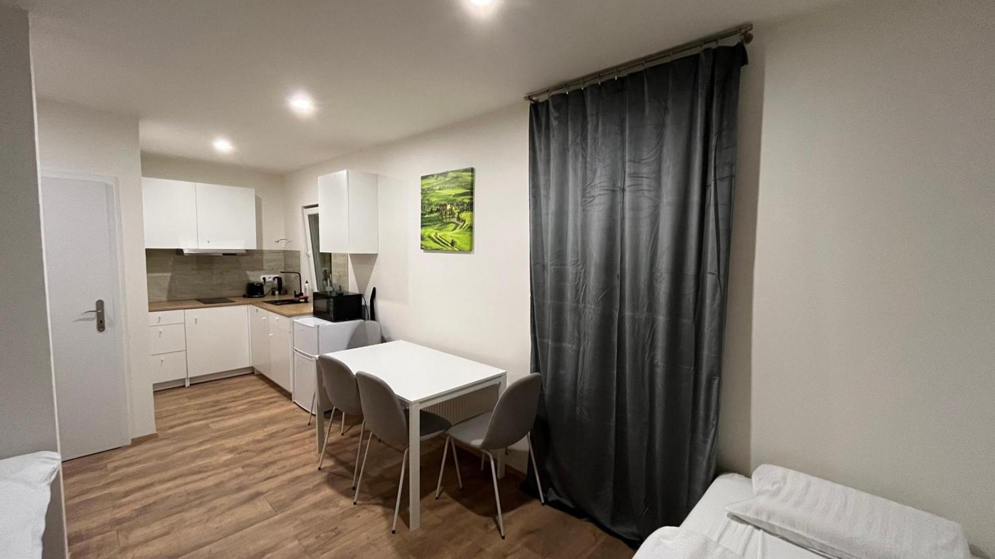 Apartment Golden Prague 78 Vestec  Eksteriør bilde